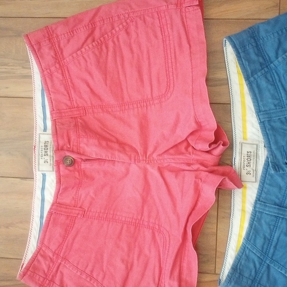 Old Navy. Perfect 3.5 Shorts. Size 6. - Picture 2 of 3